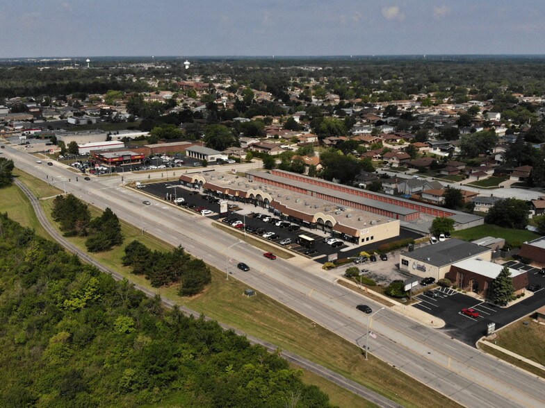 More Photos Of 6040-6080 159th St, Oak Forest General Retail For Lease