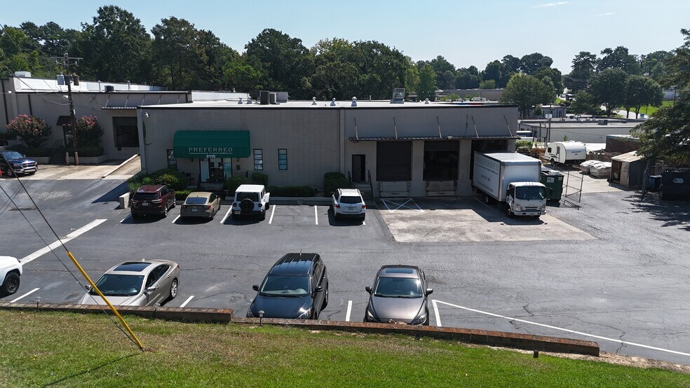 More Photos Of 2115 Hills Ave NW, Atlanta Warehouse For Lease