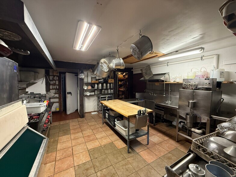 More Photos Of 520 N Mount Shasta Blvd, Mount Shasta General Retail For Sale
