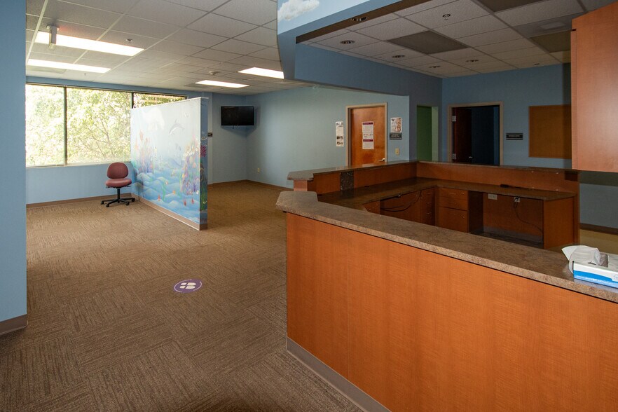 More Photos Of 530 Corporate Cir, Salisbury Office For Sale