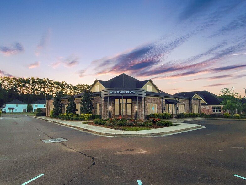 Primary Photo Of 2710 West Oxford Loop, Oxford Healthcare For Sale
