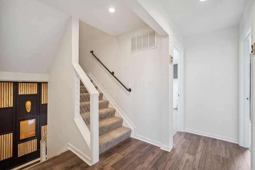 More Photos Of 4677 E Livingston Ave, Columbus Specialty For Sale