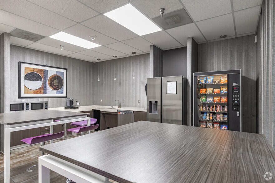 More Photos Of 555 Republic Dr, Plano Office For Lease