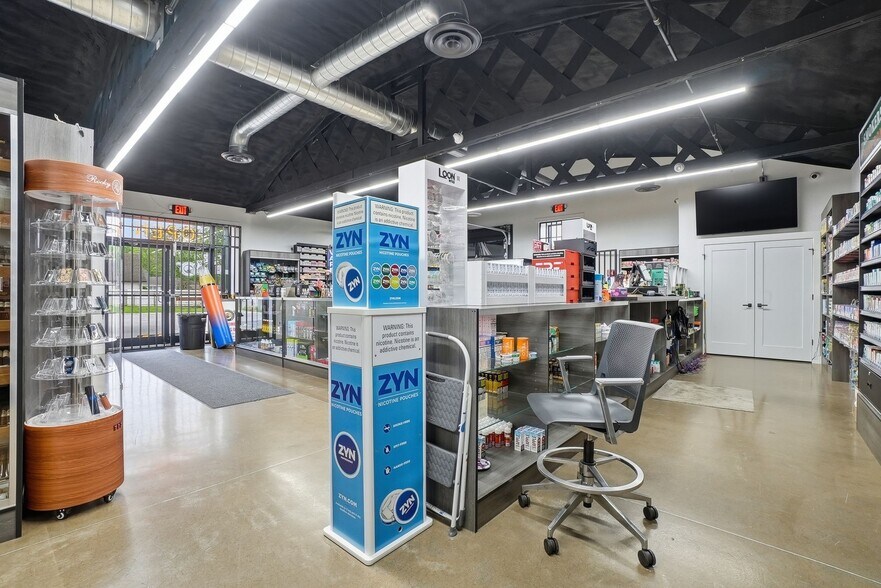 More Photos Of 116-118 S Water St, Wilmington Storefront Retail Office For Sale