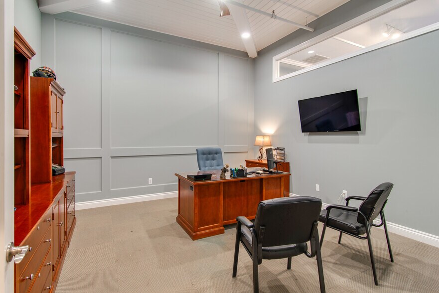 More Photos Of 3390 N State Rd, Davison Medical For Sale