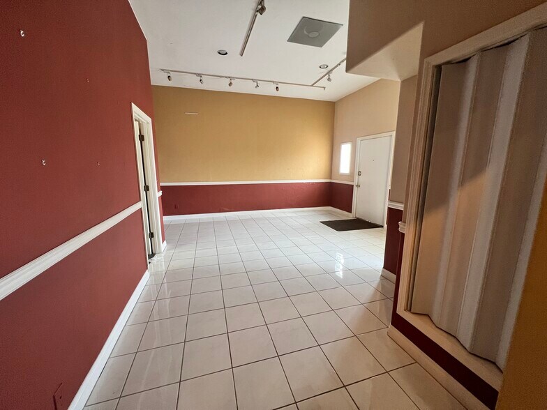 More Photos Of 709-711 Mission Ave, Oceanside Storefront For Lease