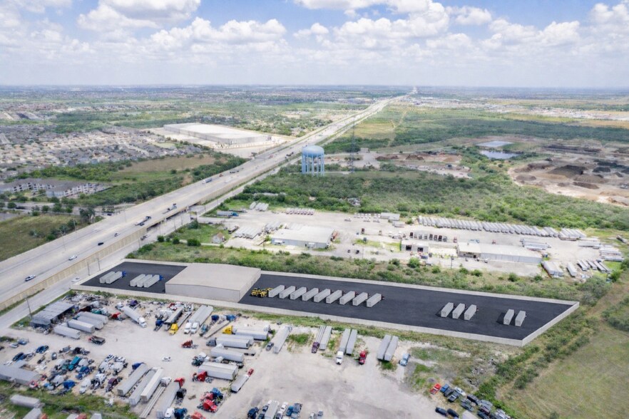 More Photos Of 7240 E IH-10, San Antonio Warehouse For Lease