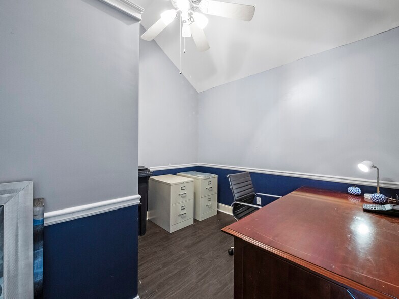 More Photos Of 1937 Robertson Loop Rd, Clarkesville Freestanding For Sale