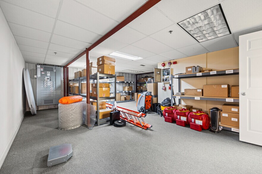 More Photos Of 8190 Regent Pky, Fort Mill Warehouse For Lease