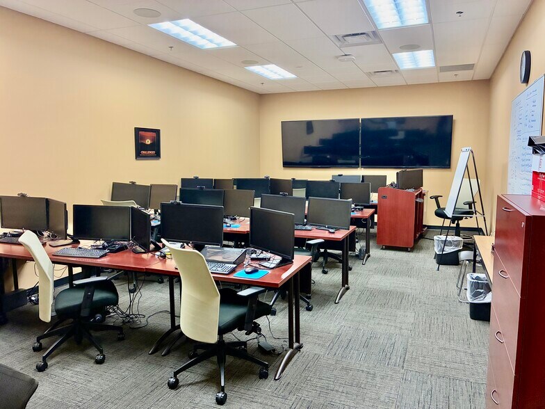 More Photos Of 3231 N Star Cir, Louisville Office For Lease