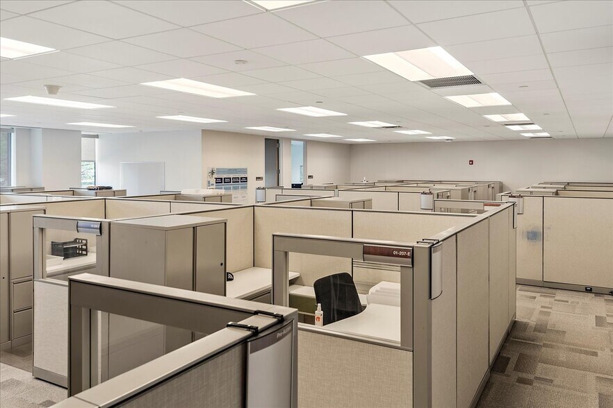 More Photos Of 3051 Hollis Dr, Springfield Office For Lease