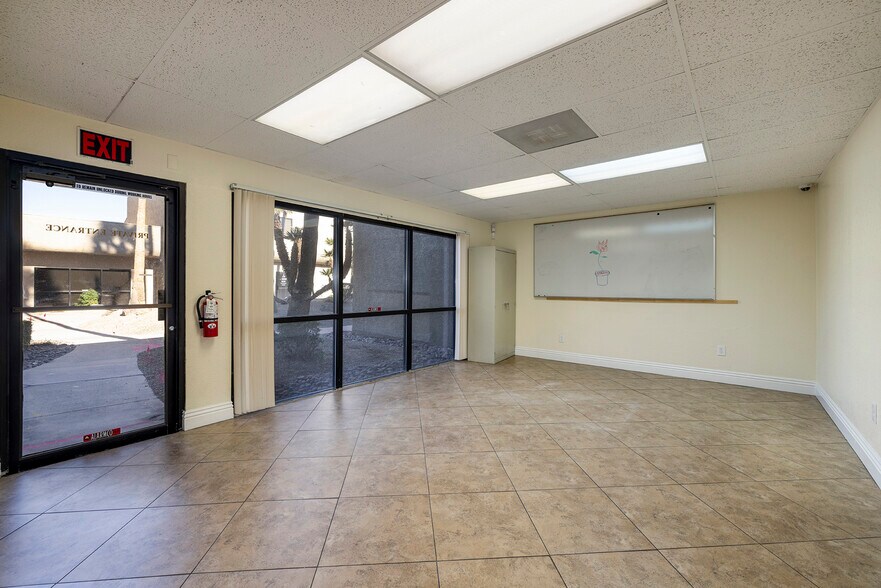 More Photos Of 2950 E Flamingo Rd, Las Vegas Office For Lease