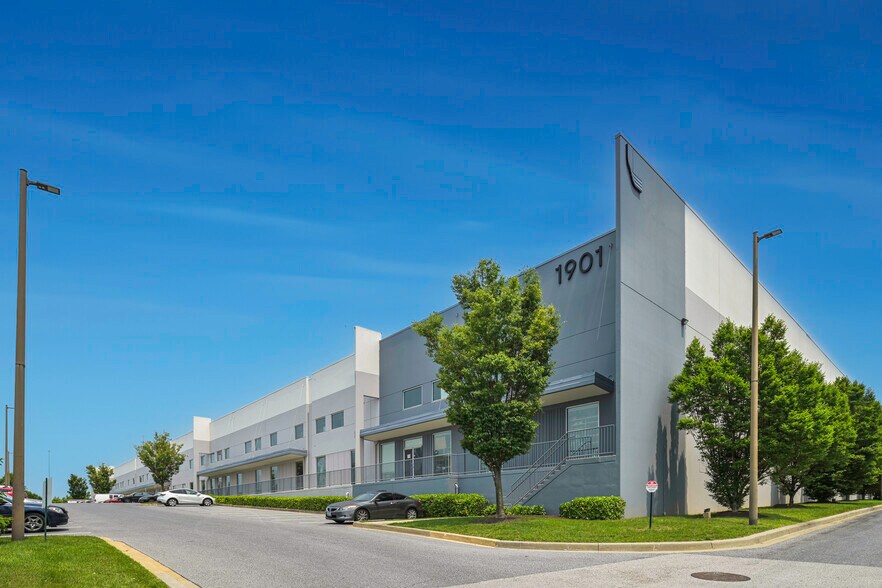 More Photos Of 1901 62nd St, Rosedale Warehouse For Lease