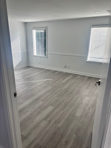 More Photos Of 494 W Crogan St, Lawrenceville Office Residential For Sale