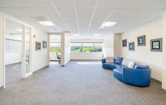More Photos Of 800 South St, Waltham Office For Lease