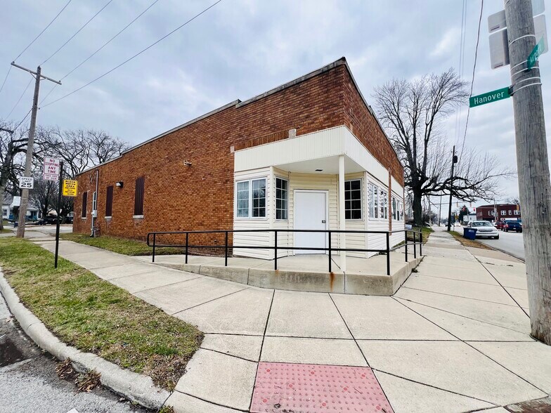 More Photos Of 1938 Airport Hwy, Toledo Freestanding For Sale