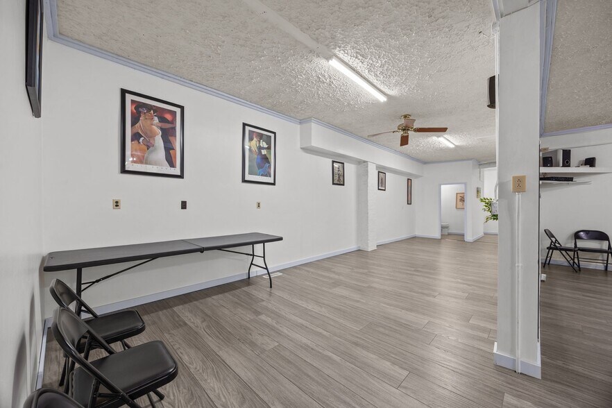 More Photos Of 1108 S Salisbury, Spencer Freestanding For Sale