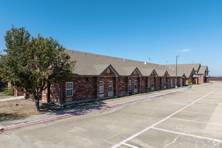 More Photos Of 830 E Princeton Dr, Princeton Hospital For Sale