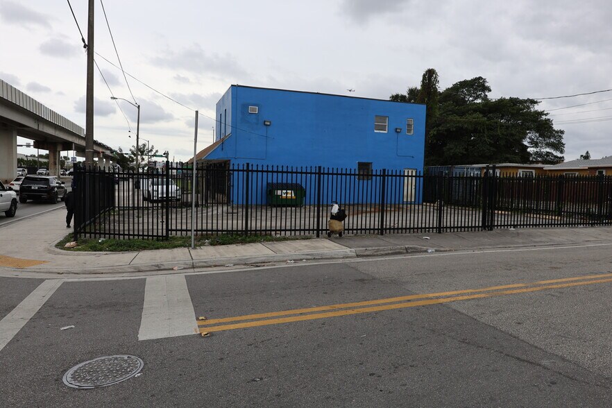 More Photos Of 4634 NW 27th Ave, Miami Freestanding For Lease