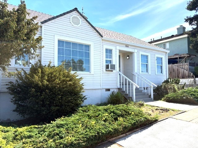 More Photos Of 3045 Grove Way, Castro Valley Office For Lease