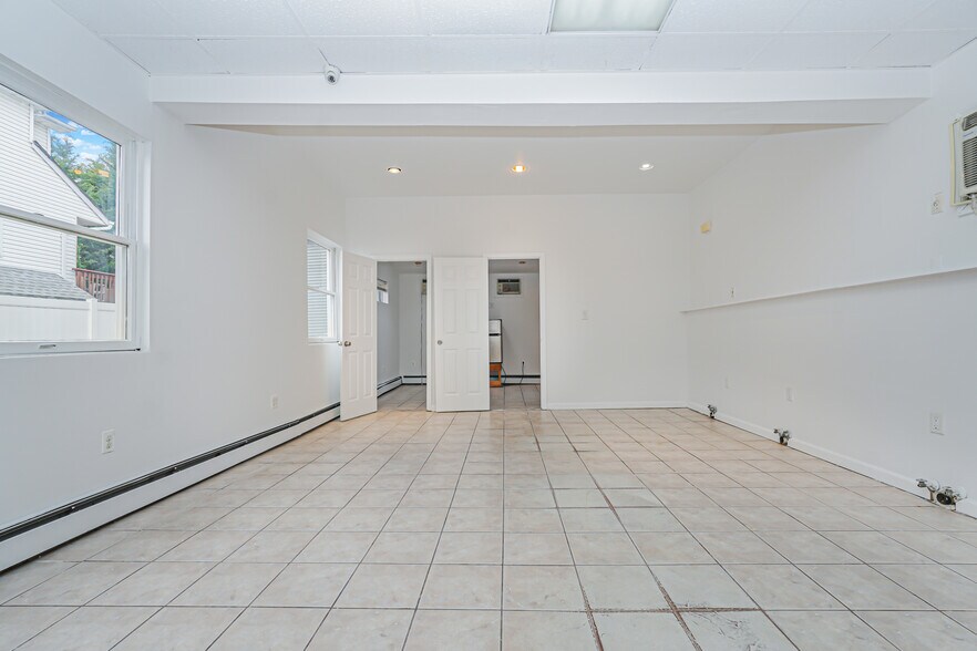 More Photos Of 339 Lincoln Ave, Staten Island Warehouse For Sale