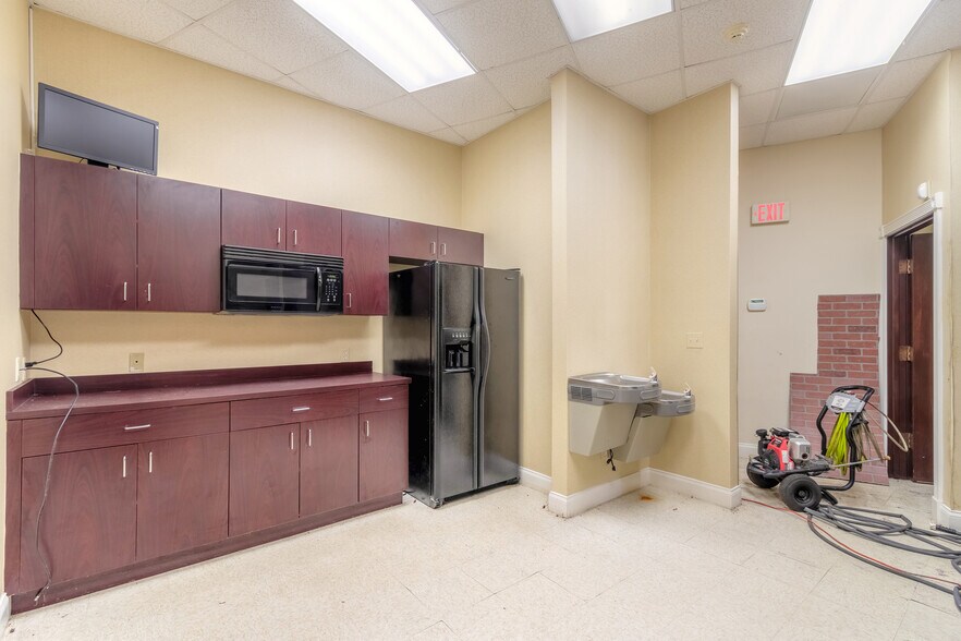 More Photos Of 3741 Nova Rd, Port Orange Office For Lease