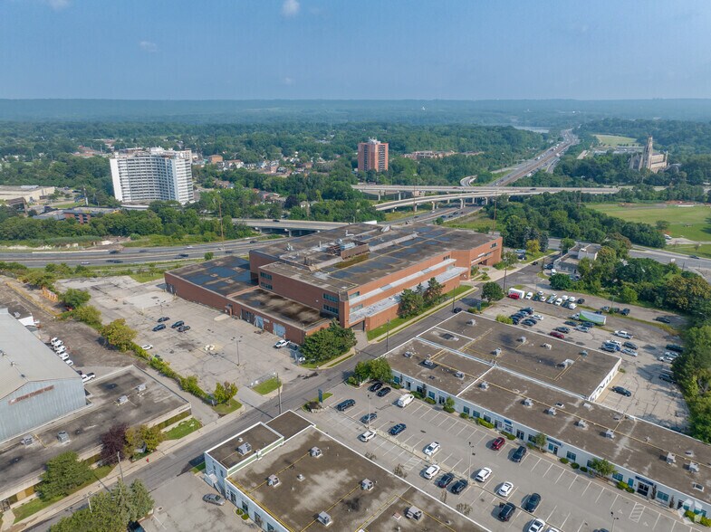 More Photos Of 44 Frid St, Hamilton Showroom For Lease