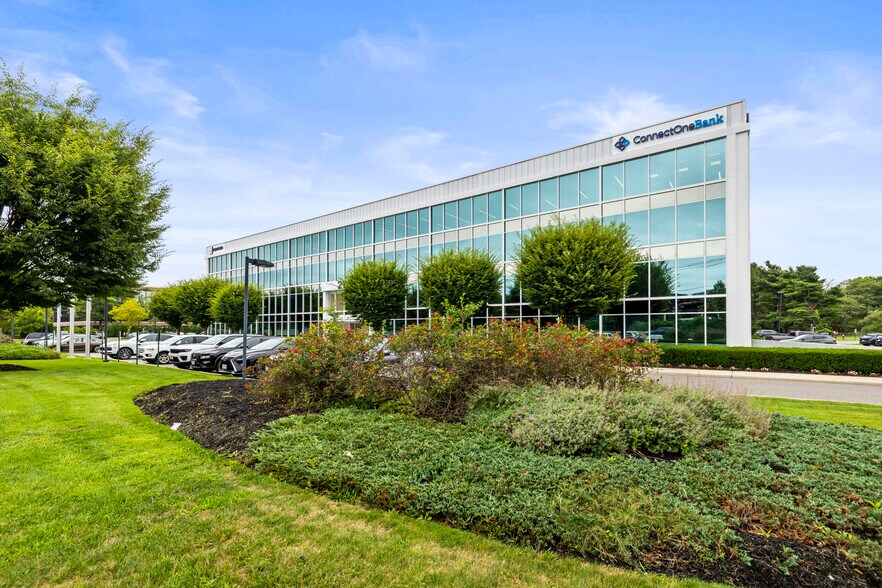 Primary Photo Of 275 Broadhollow Rd, Melville Office For Lease