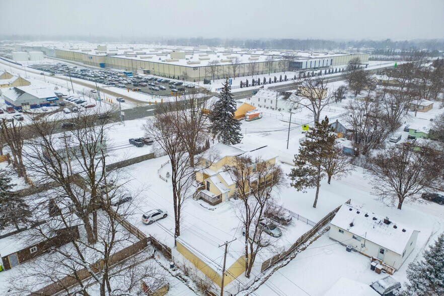 More Photos Of 568 E Columbia Ave, Pontiac Apartments For Sale