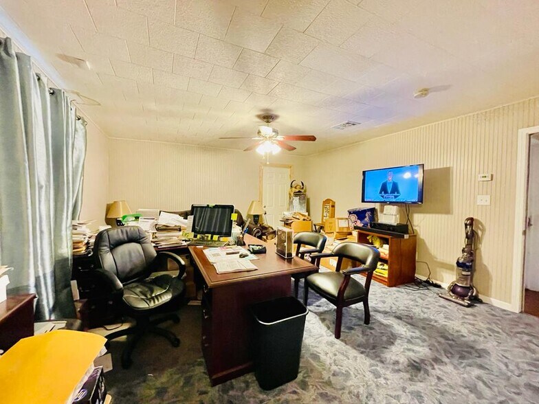 More Photos Of 4006 N Navarro St, Victoria Auto Dealership For Sale