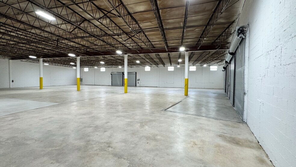 More Photos Of 7441-7571 NW 78th St, Medley Warehouse For Lease