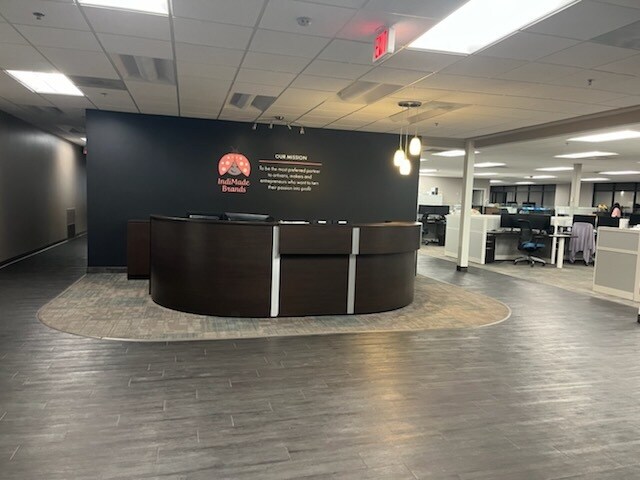 More Photos Of 7820 E Pleasant Valley Rd, Independence Loft Creative Space For Lease