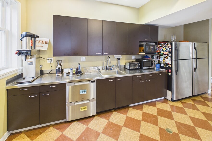 More Photos Of 1601 E John St, Seattle Religious Facility For Sale