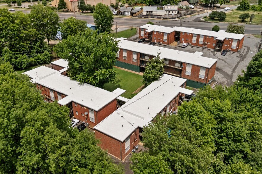 Primary Photo Of 2227 Airways Blvd, Memphis Apartments For Sale