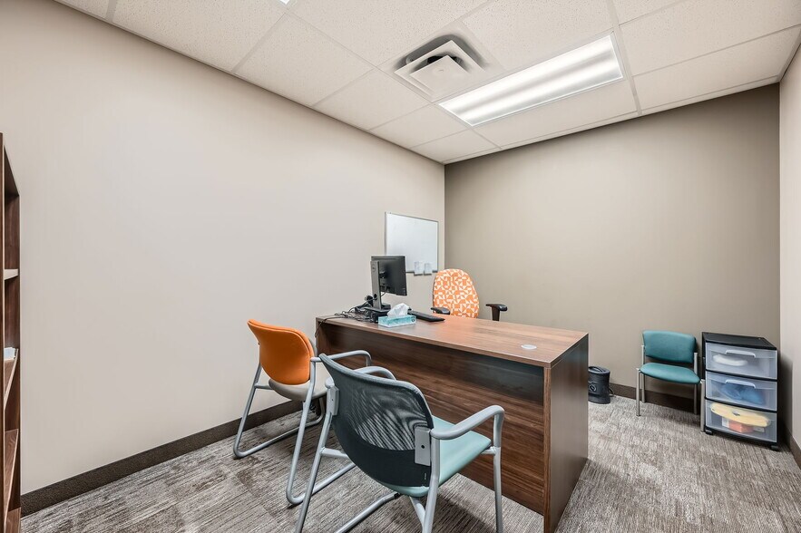 More Photos Of 16830 Northgate Dr, Parker Medical For Sale