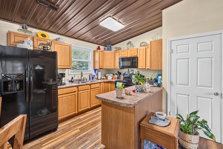 More Photos Of 4925 Hooper Hwy, Cosby Flex For Sale