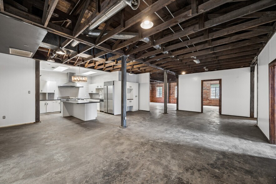 More Photos Of 2602 Kings Rd, Dallas Religious Facility For Sale
