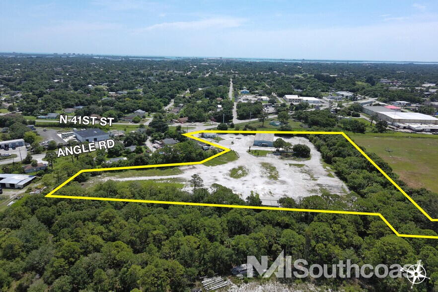 More Photos Of 907 Angle Rd, Fort Pierce Warehouse For Lease