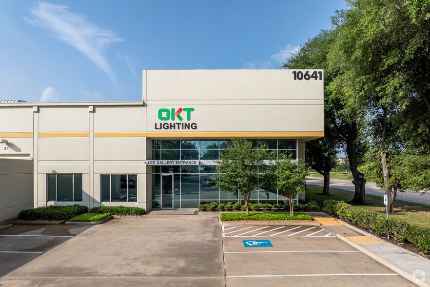 More Photos Of 10641 S Sam Houston Pky W, Houston Warehouse For Lease