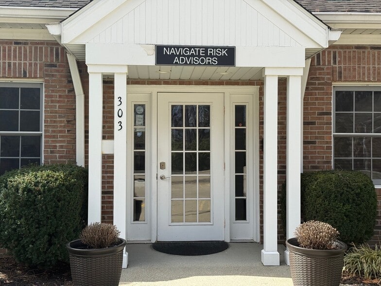 More Photos Of 28899 Center Ridge Rd, Westlake Medical For Sale