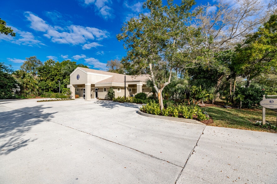 More Photos Of 1965 25th Ave, Vero Beach Office For Sale