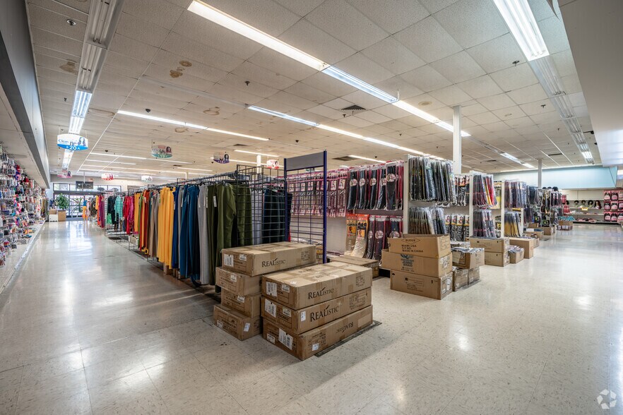 More Photos Of 4183 Kirby Pky, Memphis Freestanding For Sale