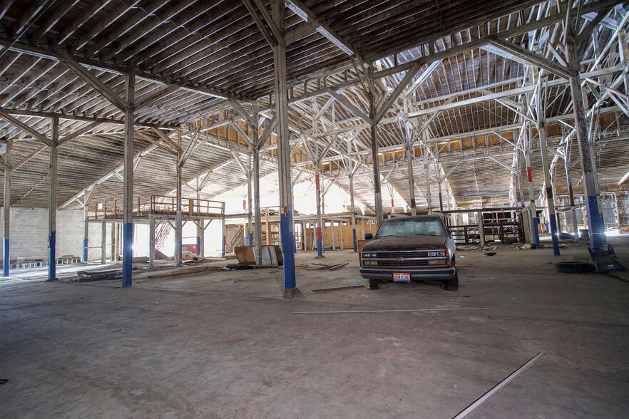 More Photos Of 221 S Walnut Ave, Sidney Warehouse For Sale