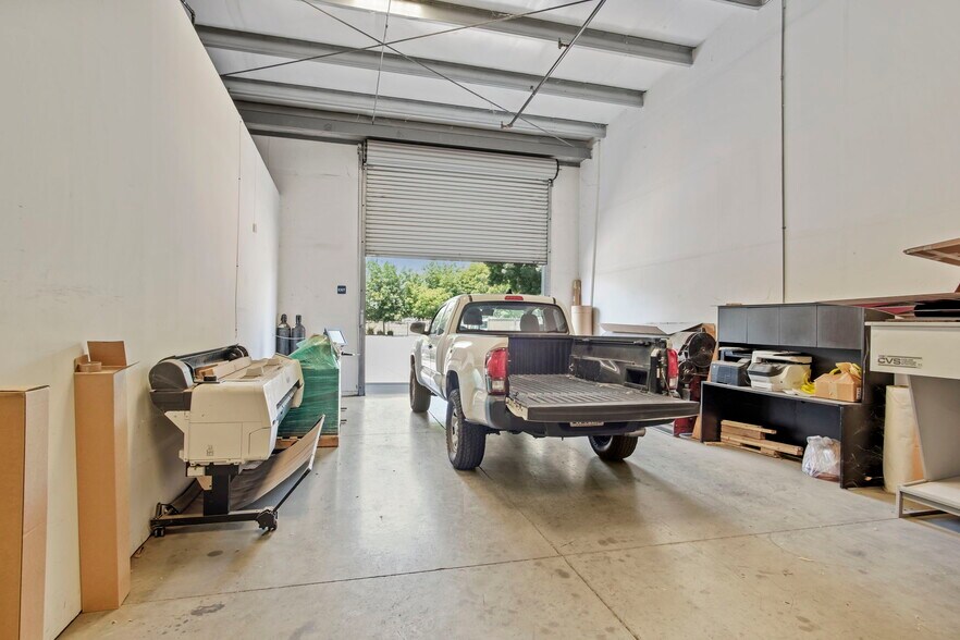 More Photos Of 2262 Maryann Dr, Turlock Manufacturing For Sale