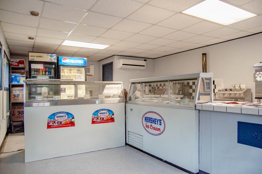 More Photos Of 2003 Oneida Valley Rd, Karns City Restaurant For Sale