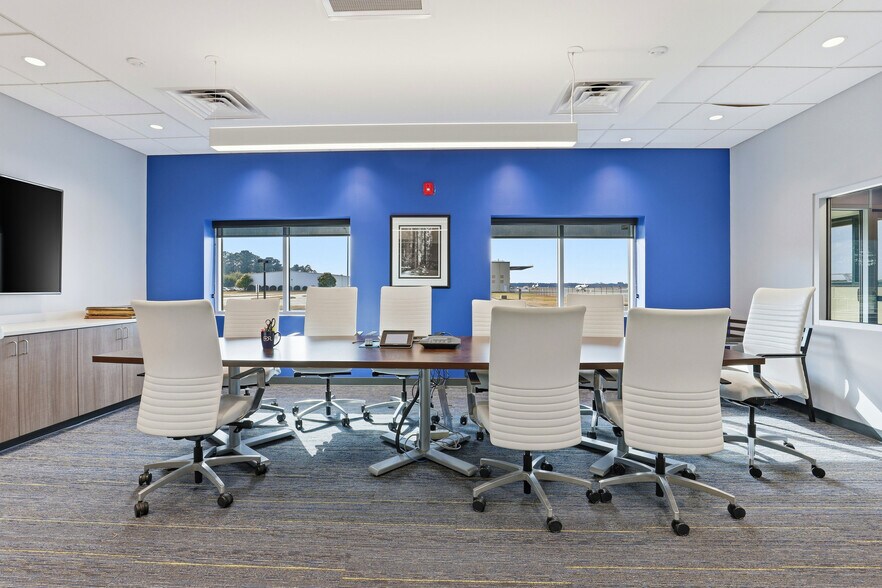 More Photos Of 2780 Jetport Rd, Kinston Office For Lease