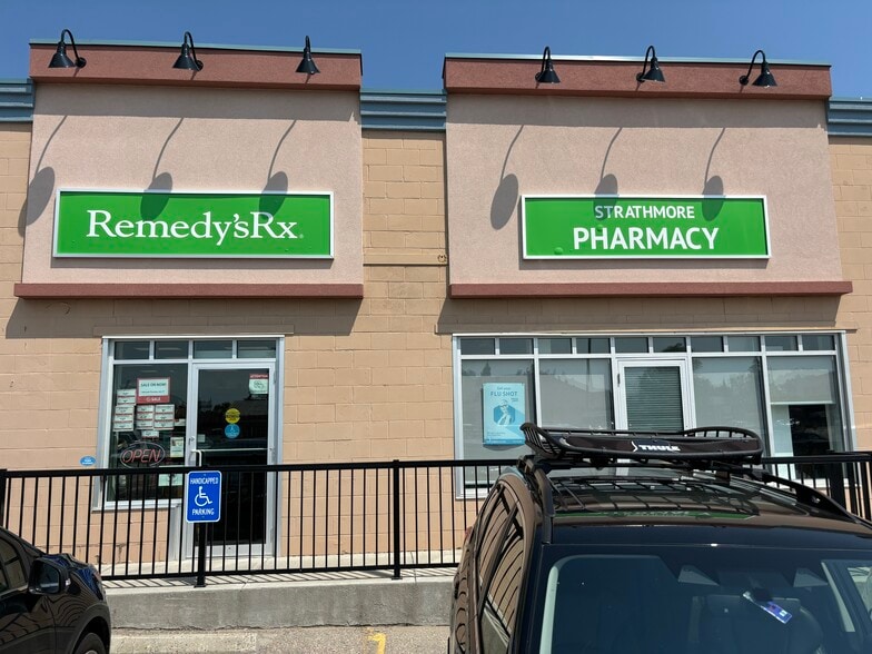 More Photos Of 320 2nd St, Strathmore Storefront Retail Office For Lease