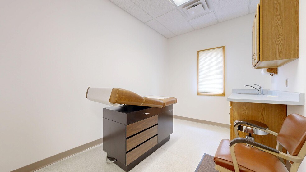 More Photos Of 458 Glessner Ave, Mansfield Medical For Sale