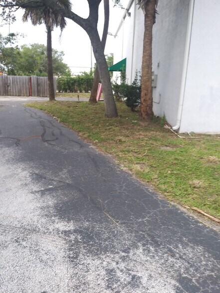 More Photos Of 725 S US Highway 1, Fort Pierce Freestanding For Lease
