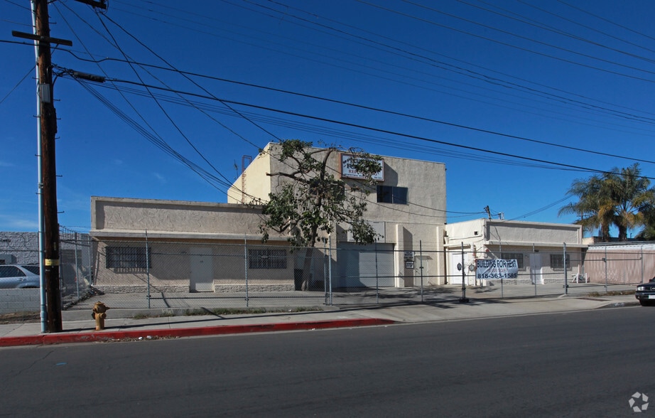 More Photos Of 7737-7741 Burnet Ave, Van Nuys Warehouse For Sale